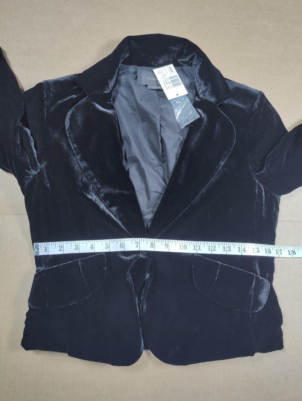 NWT BCBGMAXAZRIA Women's Black Velvet Silk Blend Cropped Blazer Sz M Retail 238$ - Picture 7 of 9